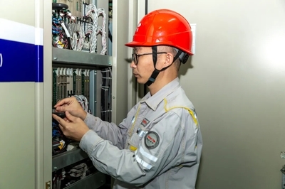 精益求精的技術(shù)專工——電氣專工在國投欽州發(fā)電A修中的故事