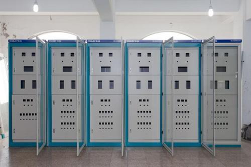 直流屏在電氣系統中的應用——以華柜電氣為例